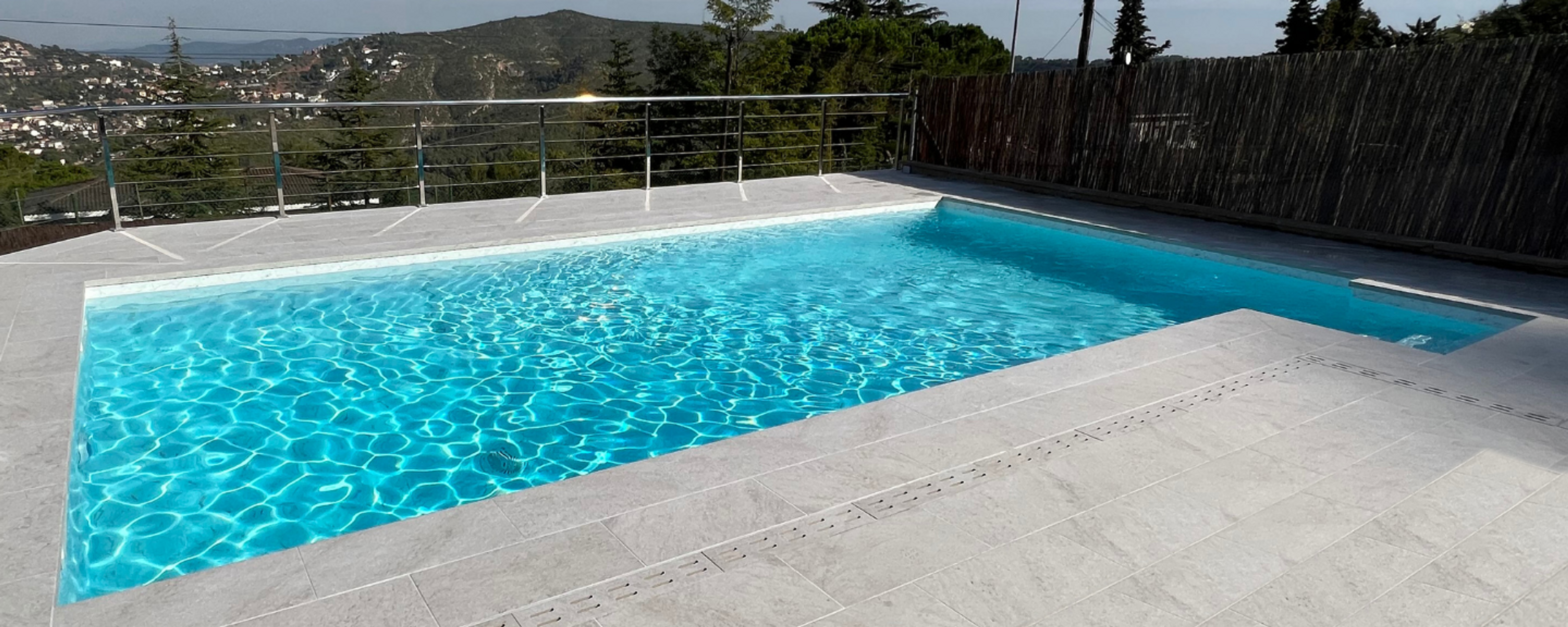 Swimming Pool Liner Replacement: Importance and Benefits of Pool Liners