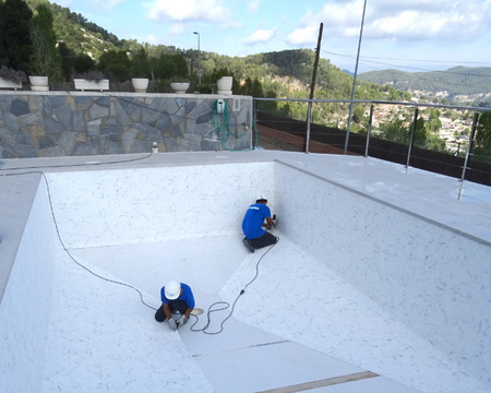 Advantages of waterproofing and lining a pool with a reinforced membrane